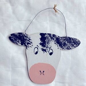 Vintage Wooden Farmhouse Cow Shaped Hanging Wall Sign Plaque for Decorations !!